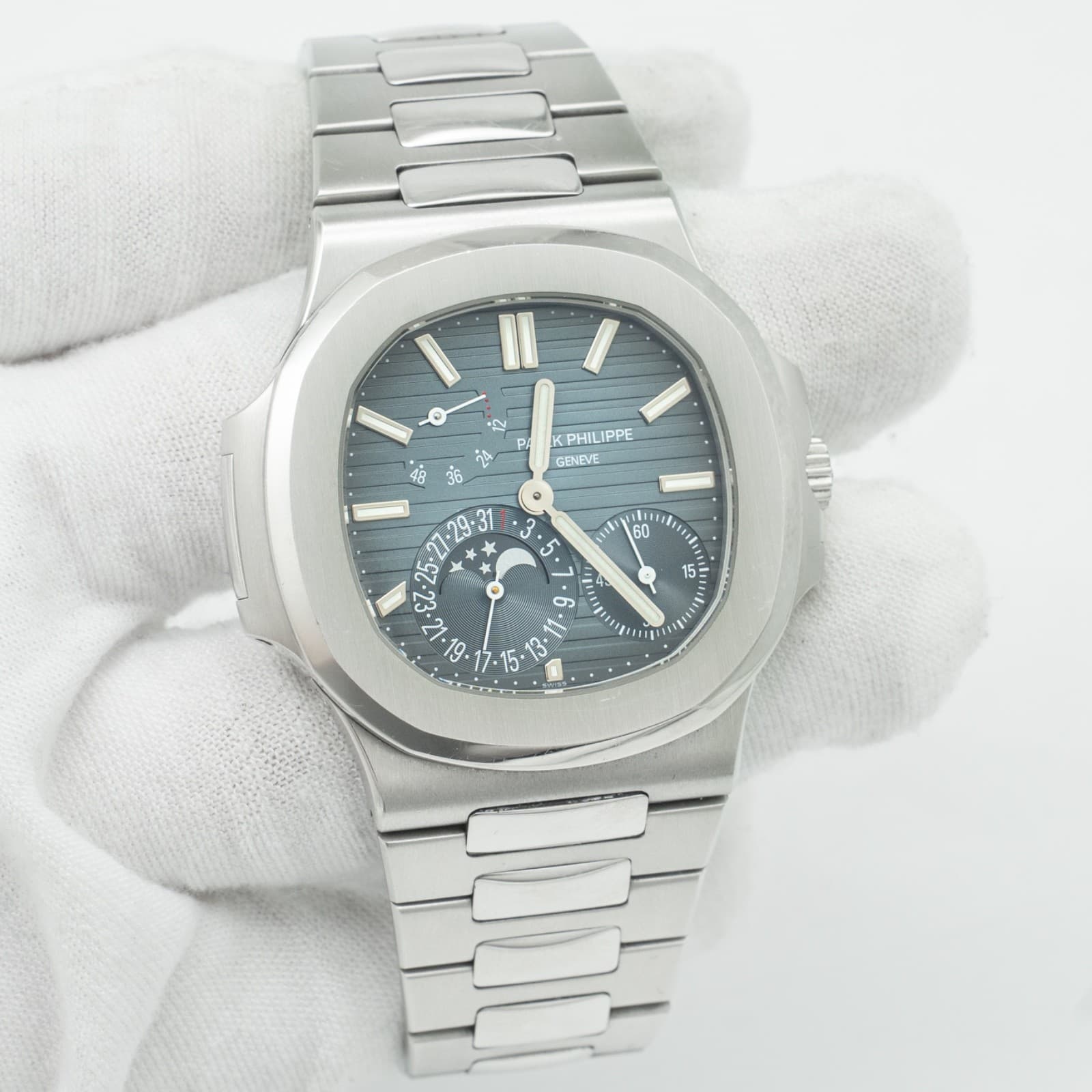 Patek Philippe Nautilus 5712/1A-001