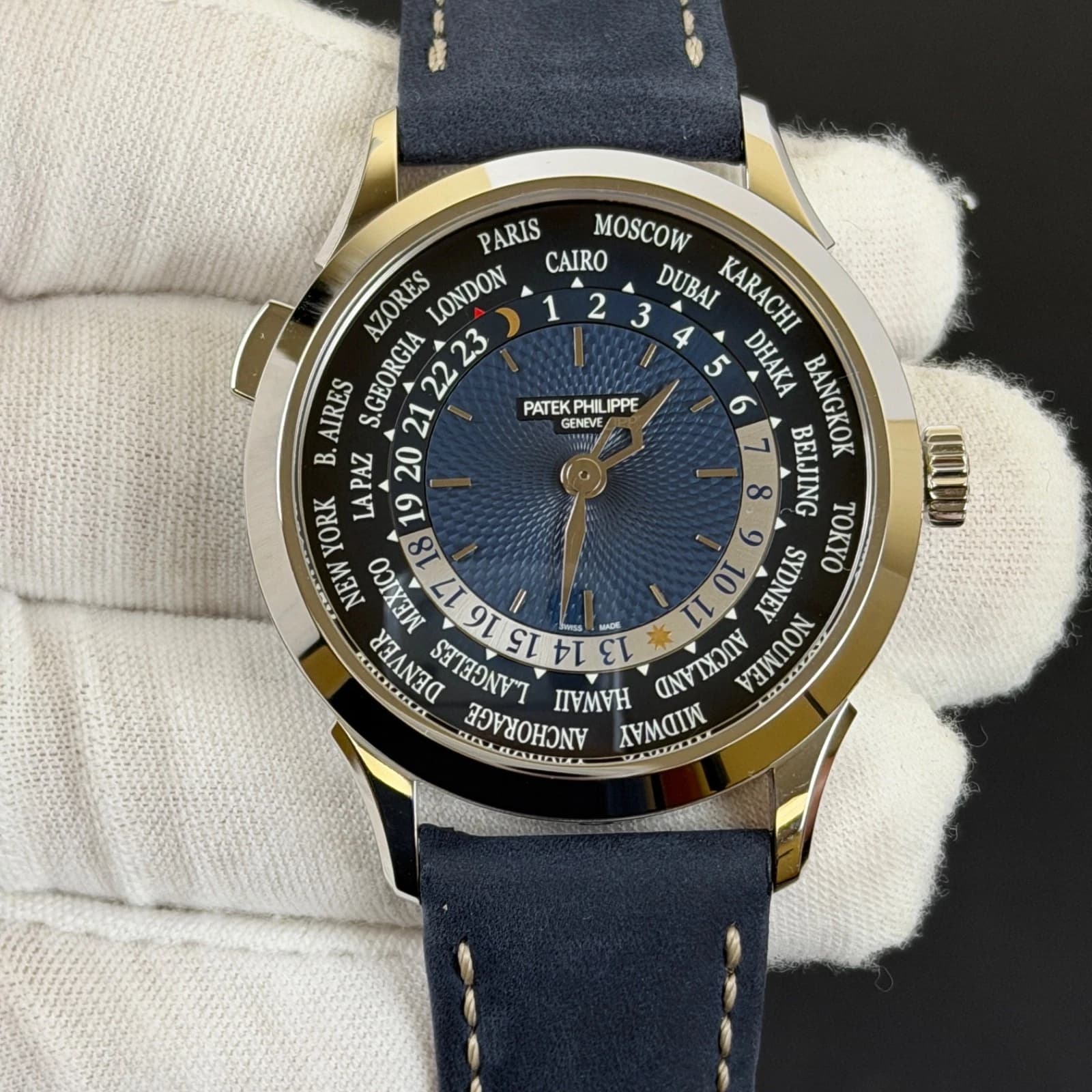 Patek Philippe Complications 5230P-001