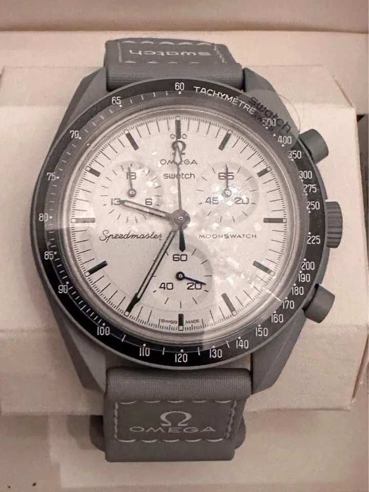 Omega x Swatch MoonSwatch SO33M106