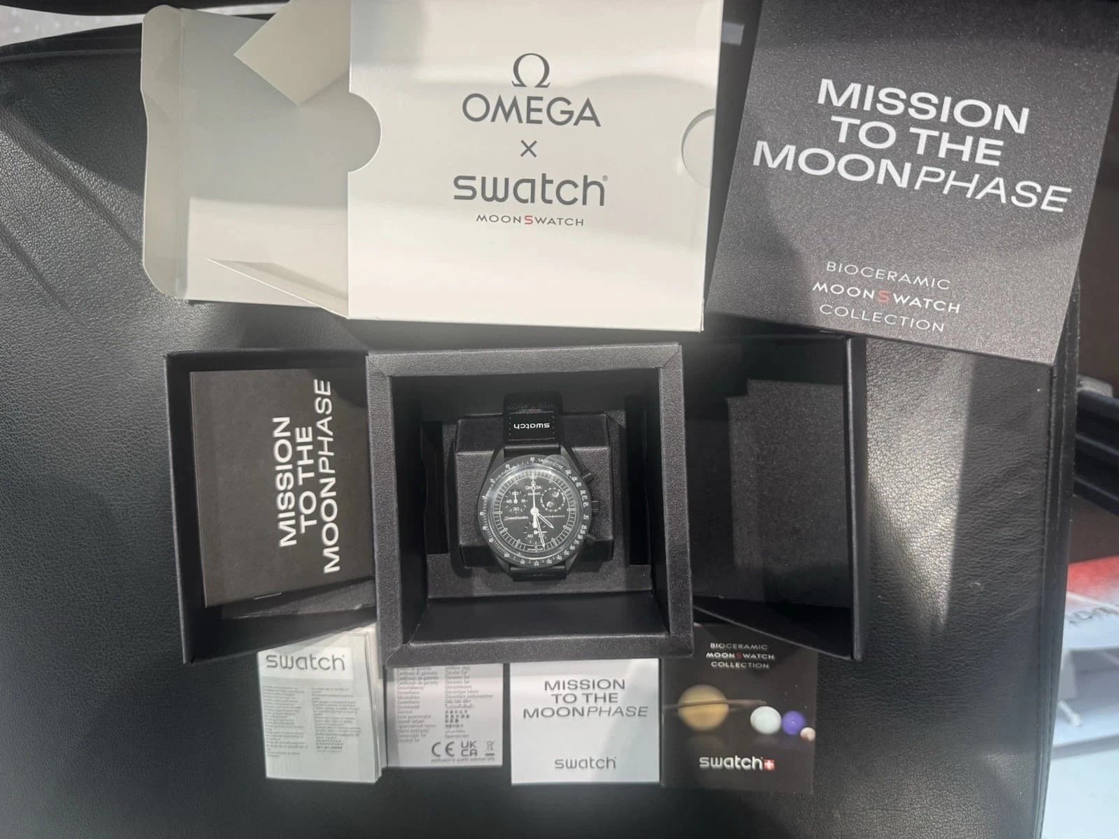 Swatch OMEGA x Swatch MoonSwatch SO33B700