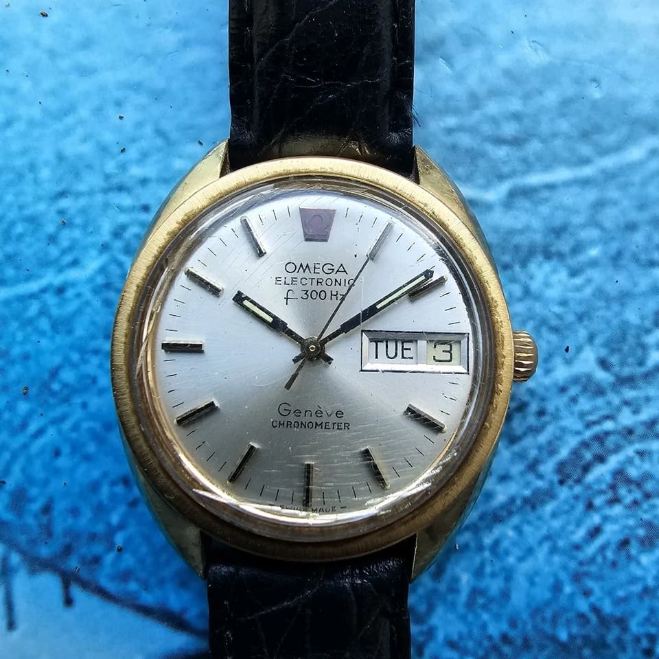 Omega Genève F300HZ