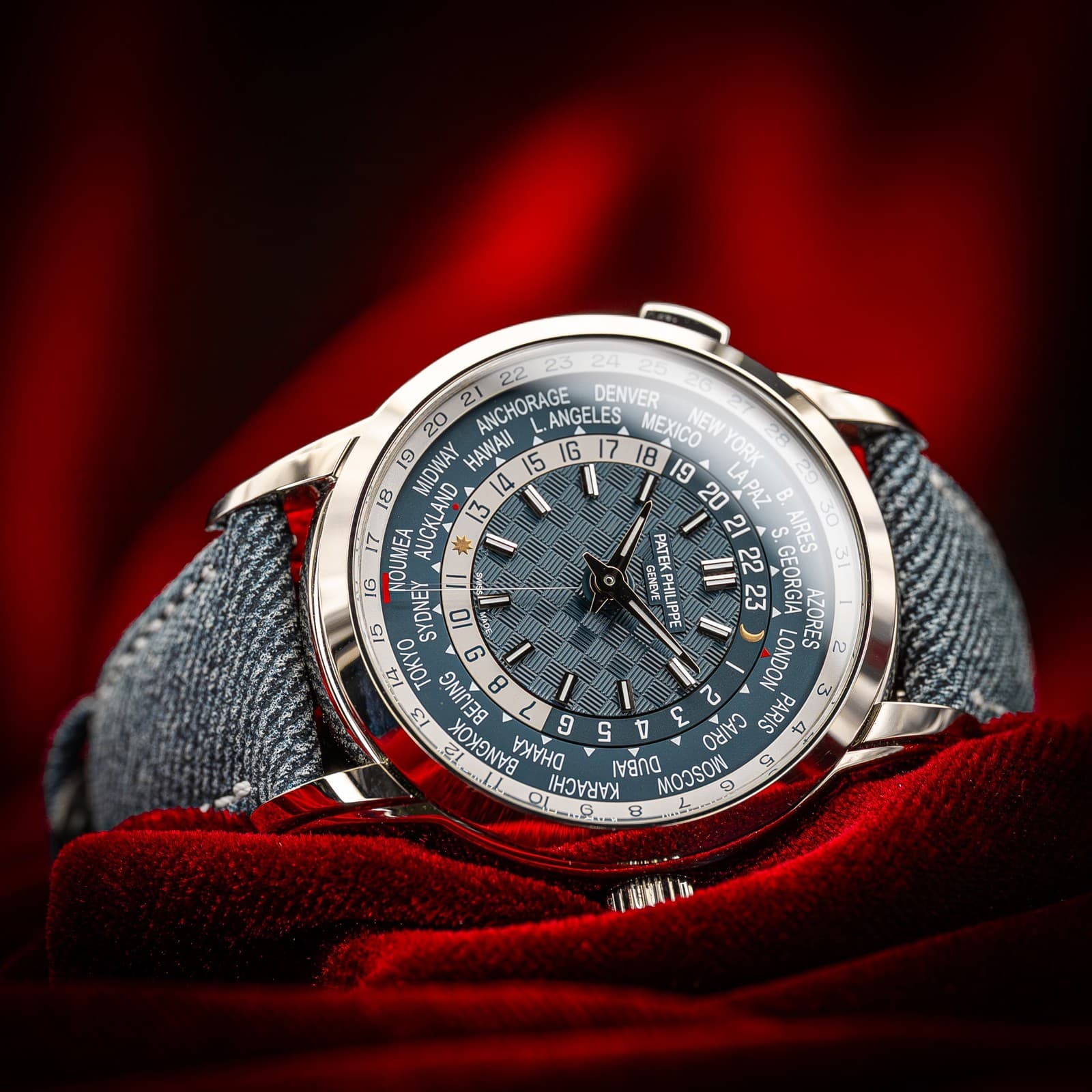 Patek Philippe Complications World Time Date Complications 5330G-001