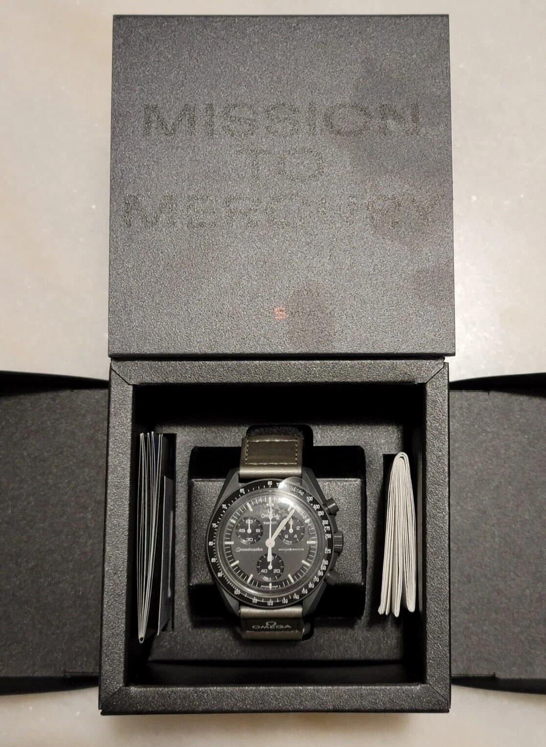 OMEGA x Swatch Speedmaster MoonSwatch SO33A100
