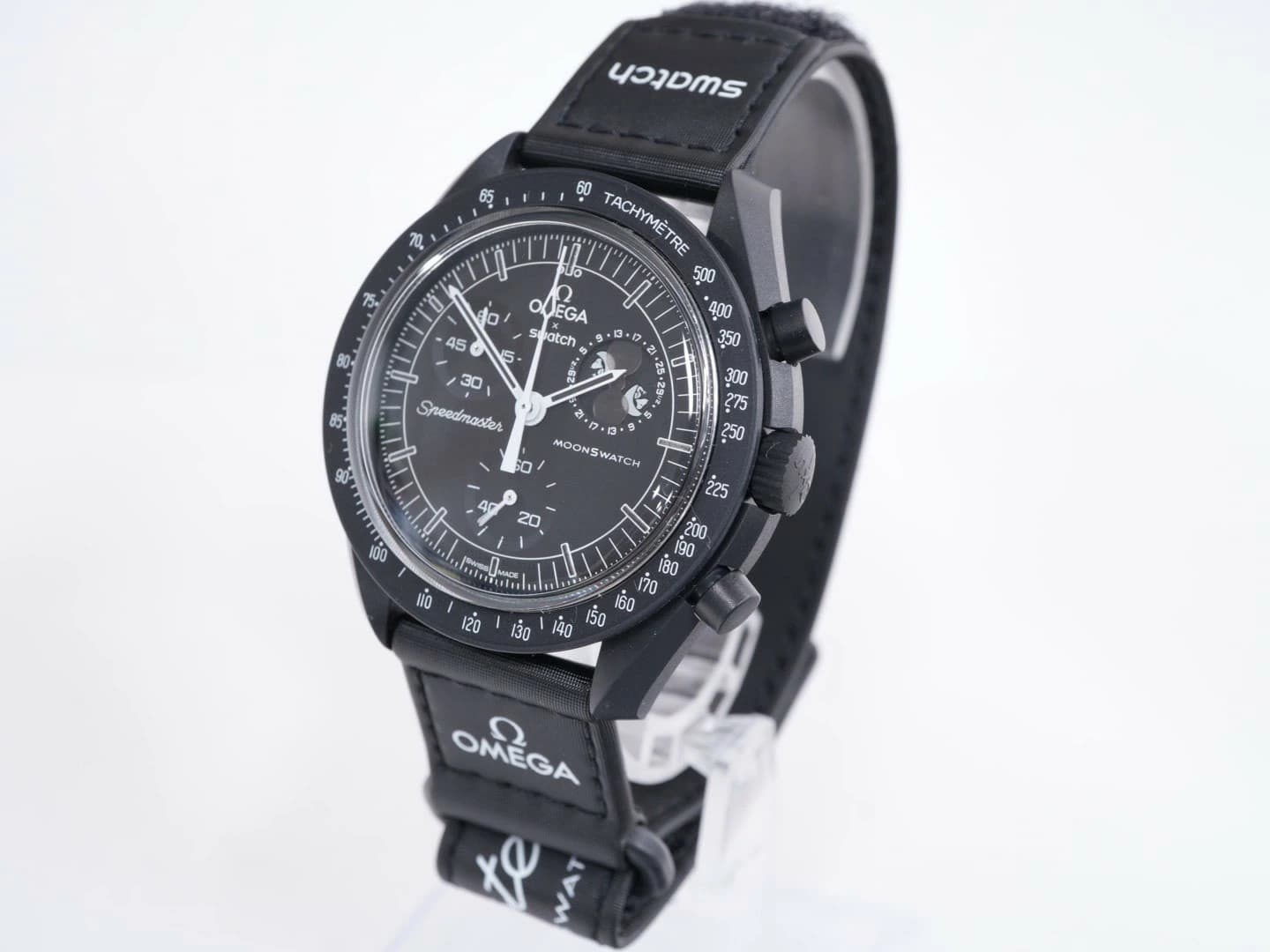 Omega x Swatch MoonSwatch SO33B700