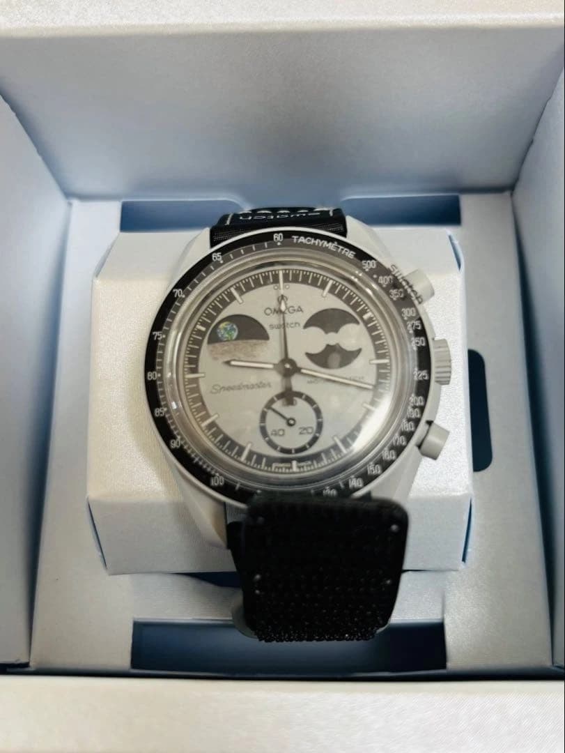 Omega x Swatch MoonSwatch SO33M700