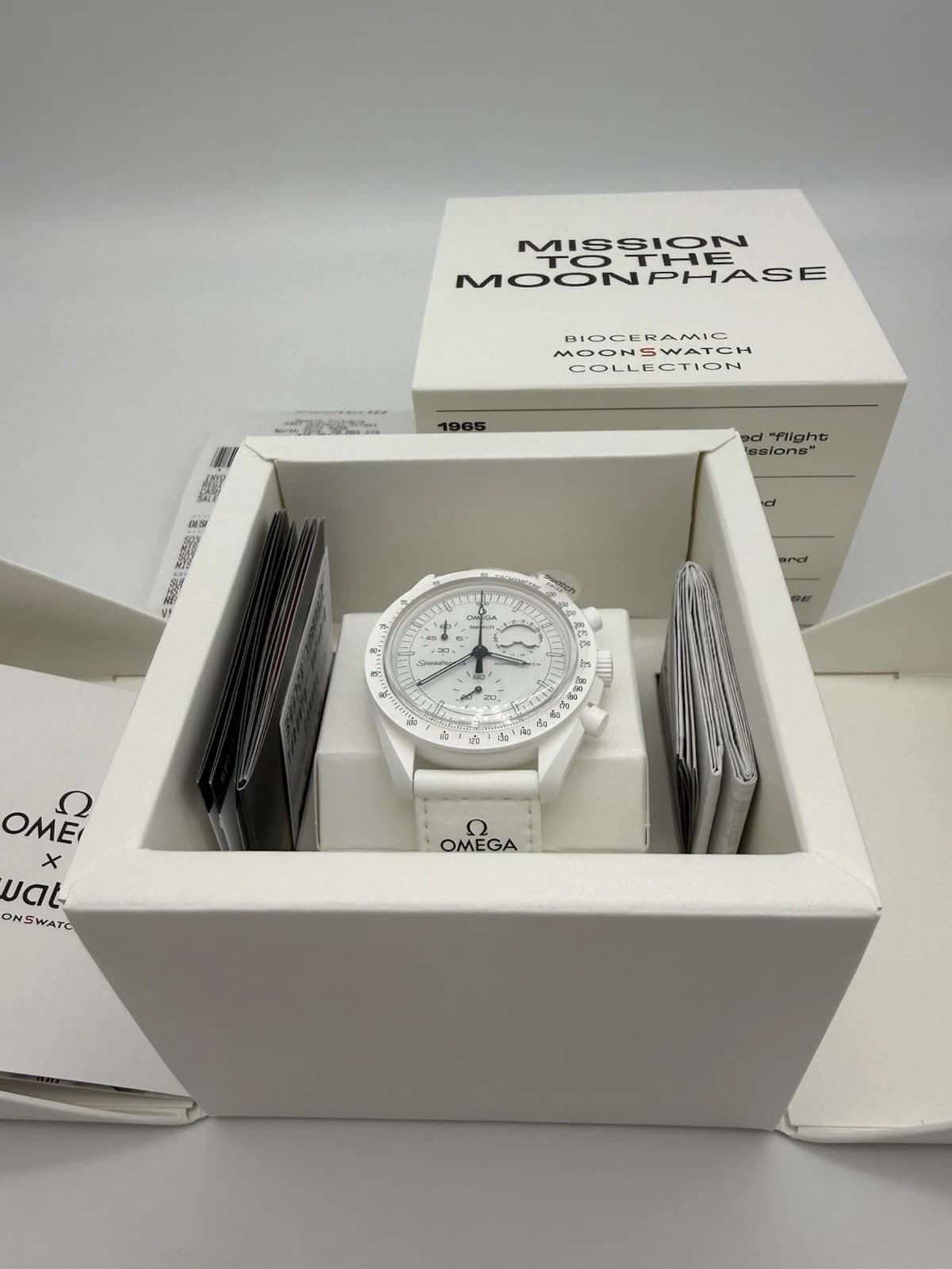 Swatch OMEGA x Swatch MoonSwatch SO33W700