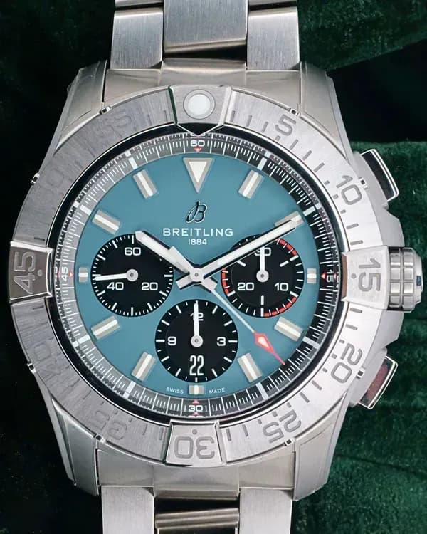 Breitling Super Avenger EB0148101C1E1
